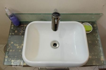 Casa à venda com 180m², 3 quartos e 2 vagasBanheiro