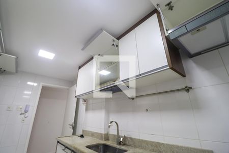 Apartamento à venda com 120m², 4 quartos e 2 vagas Apartamento à venda com 120m², 4 quartos e 2 vagasCozinha