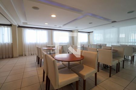 Apartamento à venda com 120m², 4 quartos e 2 vagas Apartamento à venda com 120m², 4 quartos e 2 vagasÁrea comum - Salão de festas