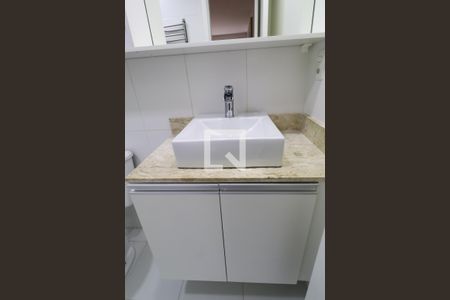 Apartamento à venda com 120m², 4 quartos e 2 vagas Apartamento à venda com 120m², 4 quartos e 2 vagasBanheiro da Suíte 2