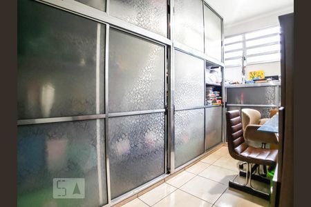 Casa à venda com 232m², 3 quartos e 3 vagasEscritório / Dispensa