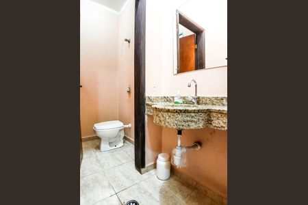 Casa à venda com 232m², 3 quartos e 3 vagasLavabo