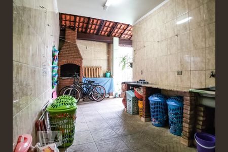Casa à venda com 232m², 3 quartos e 3 vagasÁrea de Serviço / Churrasqueira