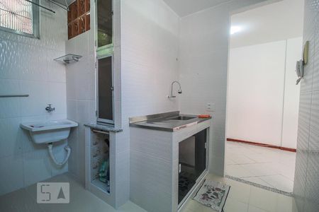 Apartamento à venda com 48m², 2 quartos e sem vaga Apartamento à venda com 48m², 2 quartos e sem vagaCozinha e Área de Serviço