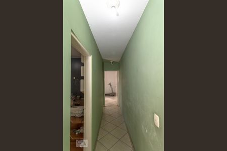 Casa à venda com 140m², 4 quartos e 4 vagasCorredor 