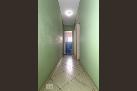 Casa à venda com 140m², 4 quartos e 4 vagasCorredor 