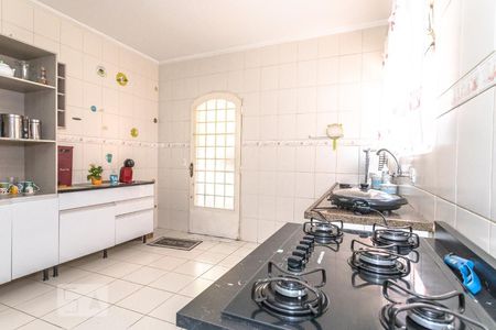 Casa à venda com 140m², 4 quartos e 4 vagasCozinha 