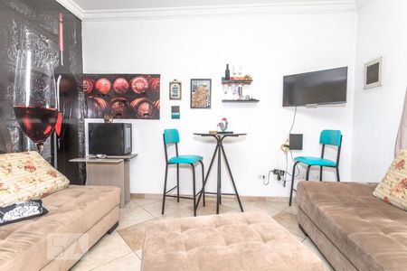 Sala de casa à venda com 4 quartos, 140m² em Vila Margarida, São Paulo