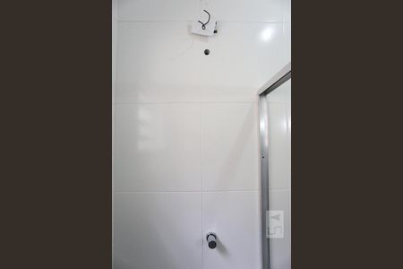 Banheiro - Chuveiro de casa para alugar com 1 quarto, 40m² em Jardim das Flores, Osasco