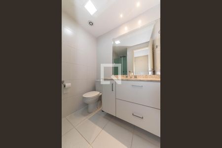 Apartamento para alugar com 72m², 2 quartos e 1 vaga Apartamento para alugar com 72m², 2 quartos e 1 vagaBanheiro da Suíte