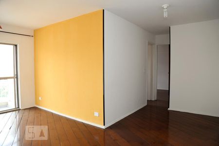 Sala de apartamento para alugar com 2 quartos, 70m² em Jardim Taboão, São Paulo