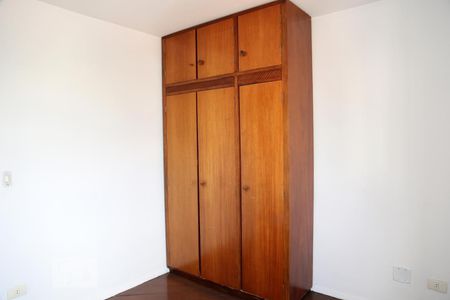 Quarto 1 de apartamento para alugar com 2 quartos, 70m² em Jardim Taboão, São Paulo