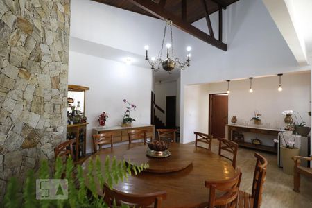 Casa à venda com 490m², 3 quartos e 6 vagasSala