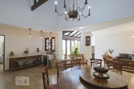 Casa à venda com 490m², 3 quartos e 6 vagasSala