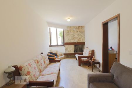 Casa à venda com 490m², 3 quartos e 6 vagasSala de TV
