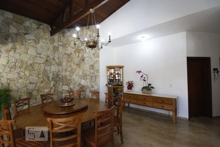 Casa à venda com 490m², 3 quartos e 6 vagasSala
