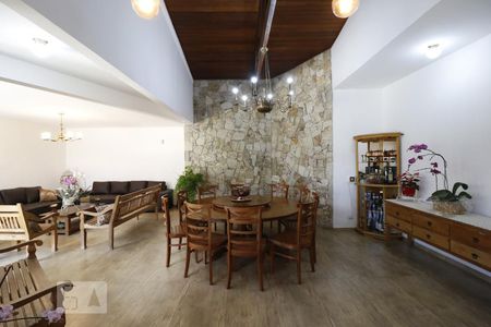 Casa à venda com 490m², 3 quartos e 6 vagasSala