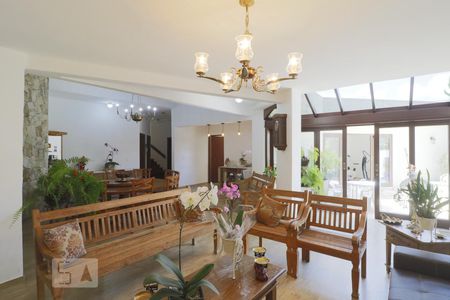 Casa à venda com 490m², 3 quartos e 6 vagasSala