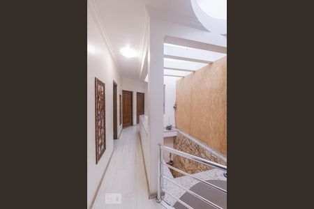 Casa à venda com 357m², 4 quartos e 4 vagasCorredor