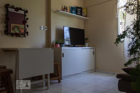 Sala de apartamento para alugar com 2 quartos, 58m² em Ipiranga, Belo Horizonte