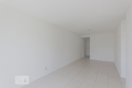 Sala de apartamento para alugar com 2 quartos, 77m² em Jacarepaguá, Rio de Janeiro