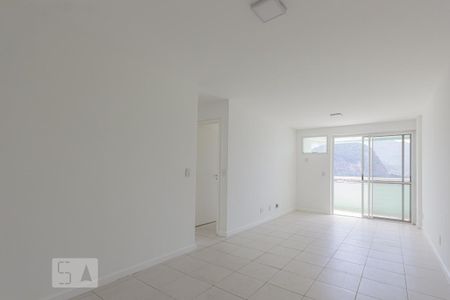 Apartamento para alugar com 2 quartos, 77m² em Jacarepaguá, Rio de Janeiro