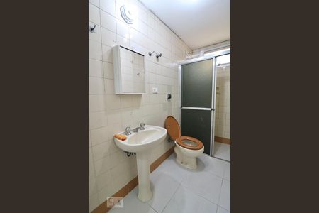 Banheiro de apartamento para alugar com 1 quarto, 55m² em Bela Vista, São Paulo