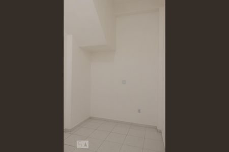 Sala/Quarto de casa para alugar com 1 quarto, 40m² em Jardim das Laranjeiras, São Paulo