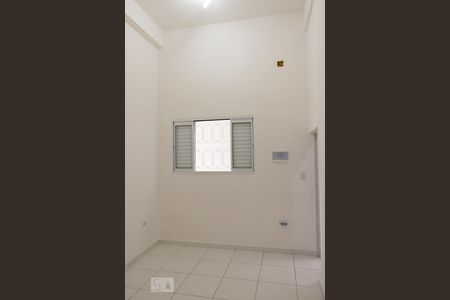 Sala/Quarto de casa para alugar com 1 quarto, 40m² em Jardim das Laranjeiras, São Paulo
