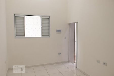 Sala/Quarto de casa para alugar com 1 quarto, 40m² em Jardim das Laranjeiras, São Paulo