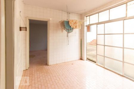 Casa à venda com 286m², 3 quartos e 3 vagasLavanderia