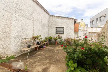 Casa à venda com 286m², 3 quartos e 3 vagasQuintal Fundos