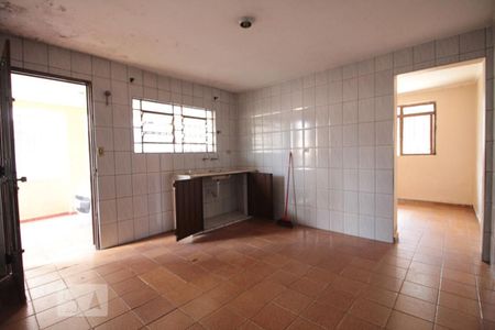 Casa à venda com 400m², 2 quartos e 2 vagasCozinha