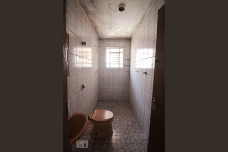 Casa à venda com 400m², 2 quartos e 2 vagasBanheiro