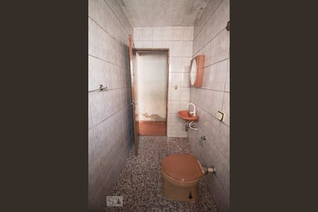 Casa à venda com 400m², 2 quartos e 2 vagasBanheiro