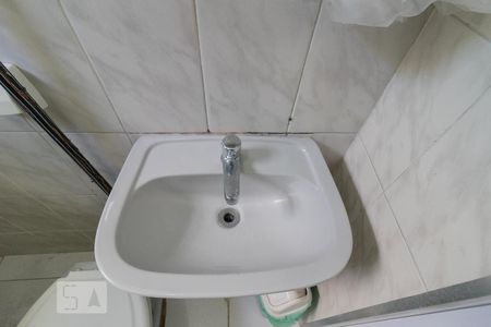 Casa à venda com 195m², 3 quartos e 2 vagasBanheiro