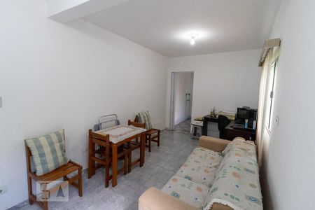 Casa à venda com 195m², 3 quartos e 2 vagasEscritório