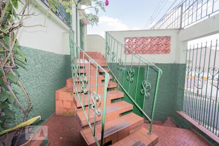 Casa à venda com 195m², 3 quartos e 2 vagasEscada