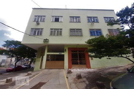 Apartamento à venda com 62m², 2 quartos e 1 vaga Apartamento à venda com 62m², 2 quartos e 1 vagaFachada