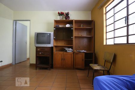 Sala de TV de casa à venda com 5 quartos, 144m² em Jardim Bonfiglioli, São Paulo
