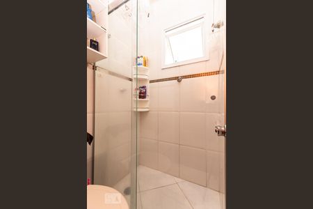 Banheiro suíte 1 de casa à venda com 3 quartos, 160m² em Vila Buenos Aires, São Paulo