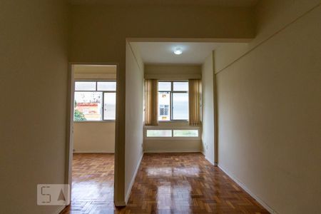 Sala de apartamento para alugar com 1 quarto, 32m² em Flamengo, Rio de Janeiro