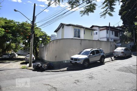 Casa à venda com 650m², 4 quartos e 4 vagasFachada