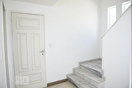 Hall de casa à venda com 4 quartos, 650m² em Pechincha, Rio de Janeiro