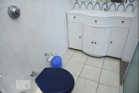 Casa à venda com 650m², 4 quartos e 4 vagasBanheiro do Quarto 3