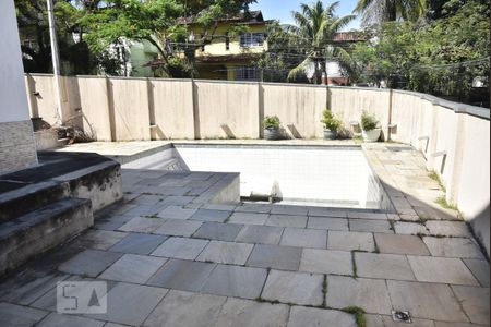 Casa à venda com 650m², 4 quartos e 4 vagasÁrea Externa