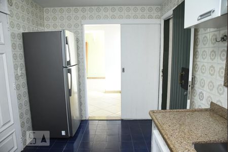 Casa à venda com 650m², 4 quartos e 4 vagasCozinha 