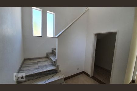 Casa à venda com 650m², 4 quartos e 4 vagasEscada 