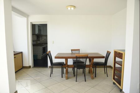 Sala de casa à venda com 4 quartos, 650m² em Pechincha, Rio de Janeiro