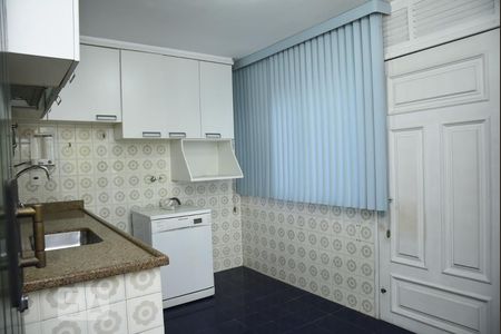 Casa à venda com 650m², 4 quartos e 4 vagasCozinha 